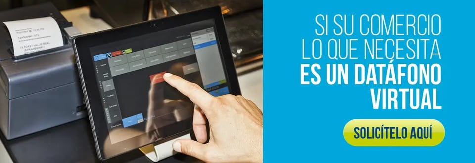 Persona usando una tablet con sistema de punto de venta y mensaje promocional sobre datáfono virtual. Persona usando una tablet con sistema de punto de venta y mensaje promocional sobre datáfono virtual.