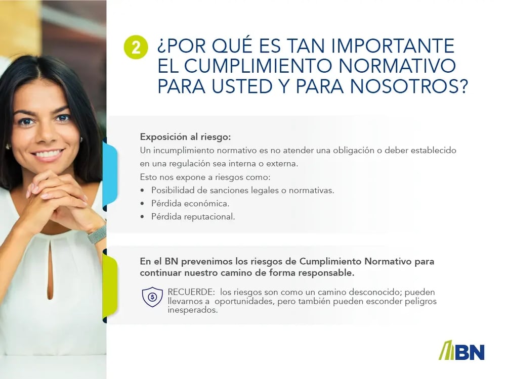Mujer sonriendo en oficina junto al texto sobre la importancia del cumplimiento normativo para evitar riesgos y sanciones.