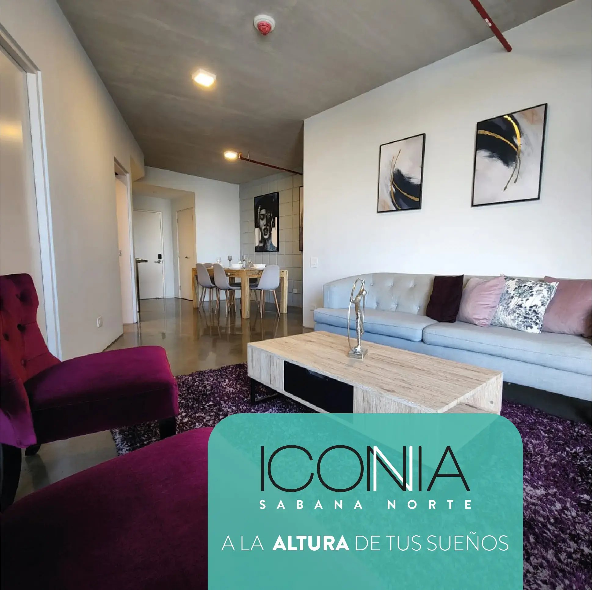 Sala moderna de condominio Iconia Sabana Norte con muebles y comedor integrado