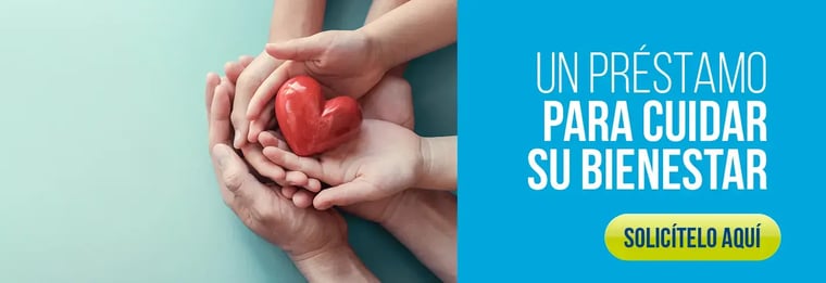 Manos de adultos y niños sosteniendo un corazón rojo sobre fondo celeste, junto al texto promocional de un préstamo para bienestar.
