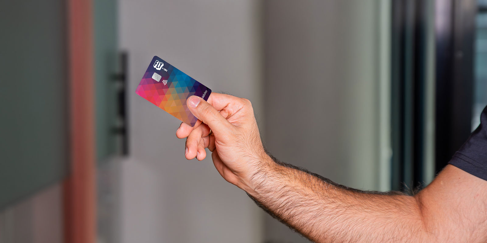 Montaje Mano Tarjeta Fly