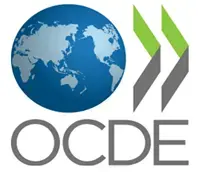 Logotipo de la OCDE con globo azul y líneas verdes.