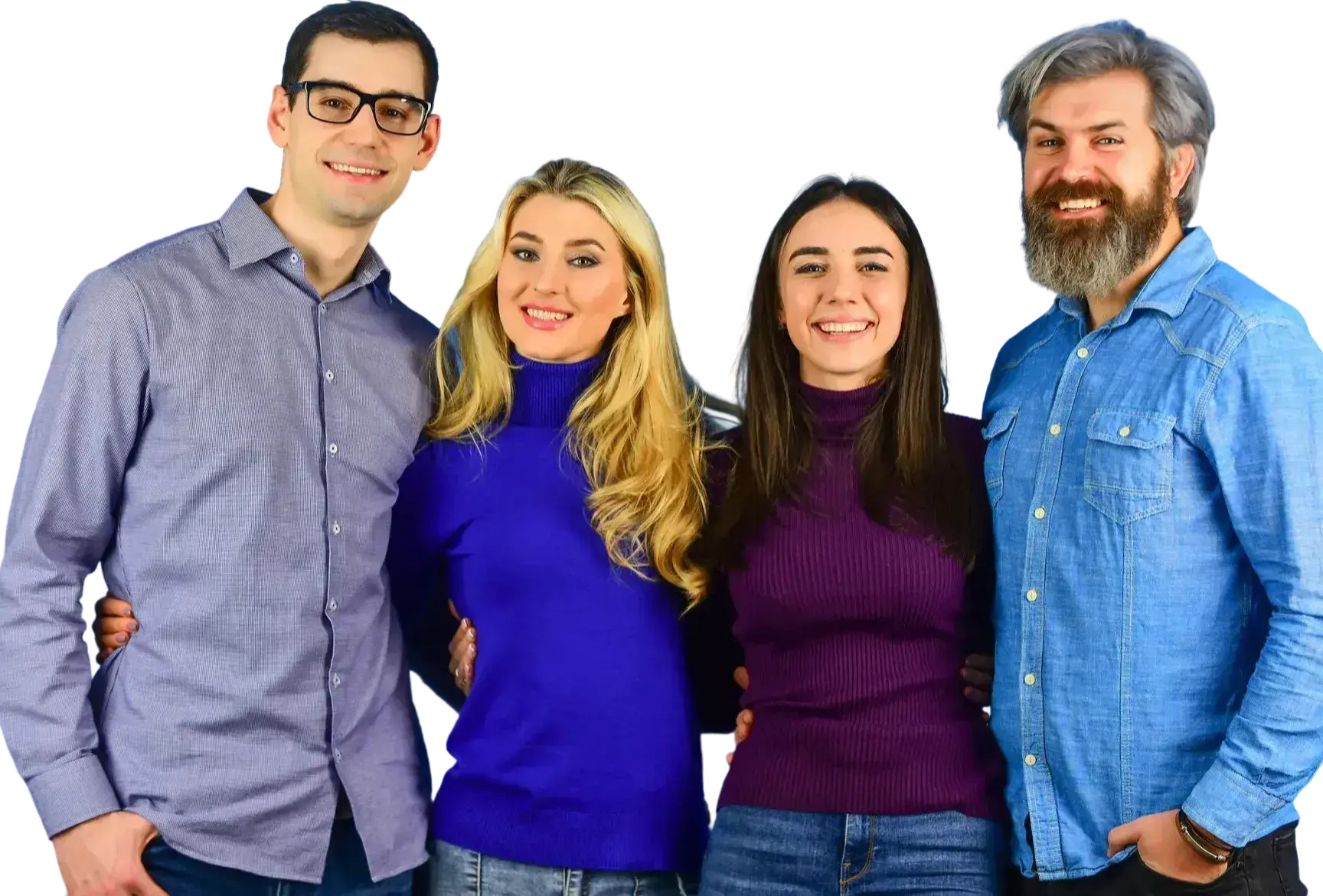 Grupo de cuatro personas posando juntas y sonriendo sobre fondo transparente.