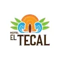 Logotipo del Hotel El Tecal con un sol, hojas verdes y una tabla de surf