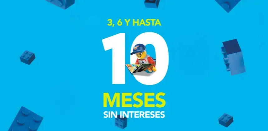 Promoción de LEGO con bloques azules y texto “3, 6 y hasta 10 meses sin intereses” en fondo celeste