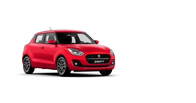 Suzuki Swift compacto rojo tipo hatchback visto en ángulo lateral frontal sobre fondo blanco